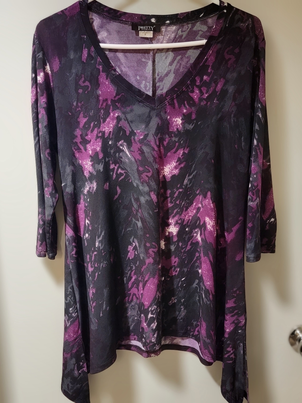 ⭐️ Pretty Woman -  Black and Purple V-Neck - A-Line Tunic